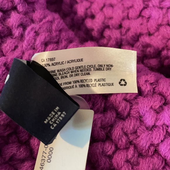 NWT purple knit infinity scarf from The Gap - Picture 4 of 6